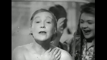 Любовь Орлова голая в душе - Светлый клад (1940)
